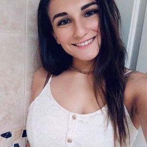 Meet your Posher, Alexandra
